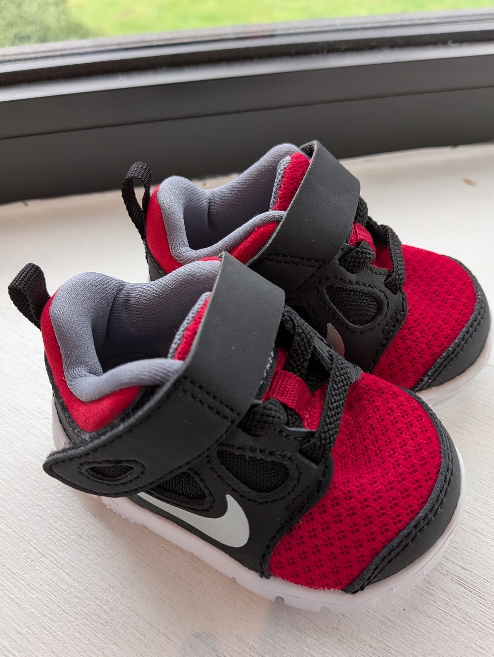Nike Baby Red And Black Sneakers (Size 2C)